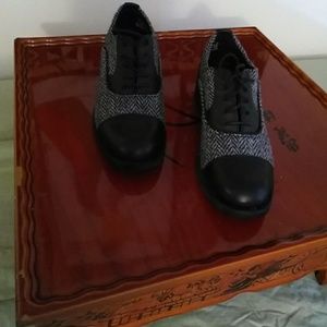 Black and Tweed dress shoe NWNT